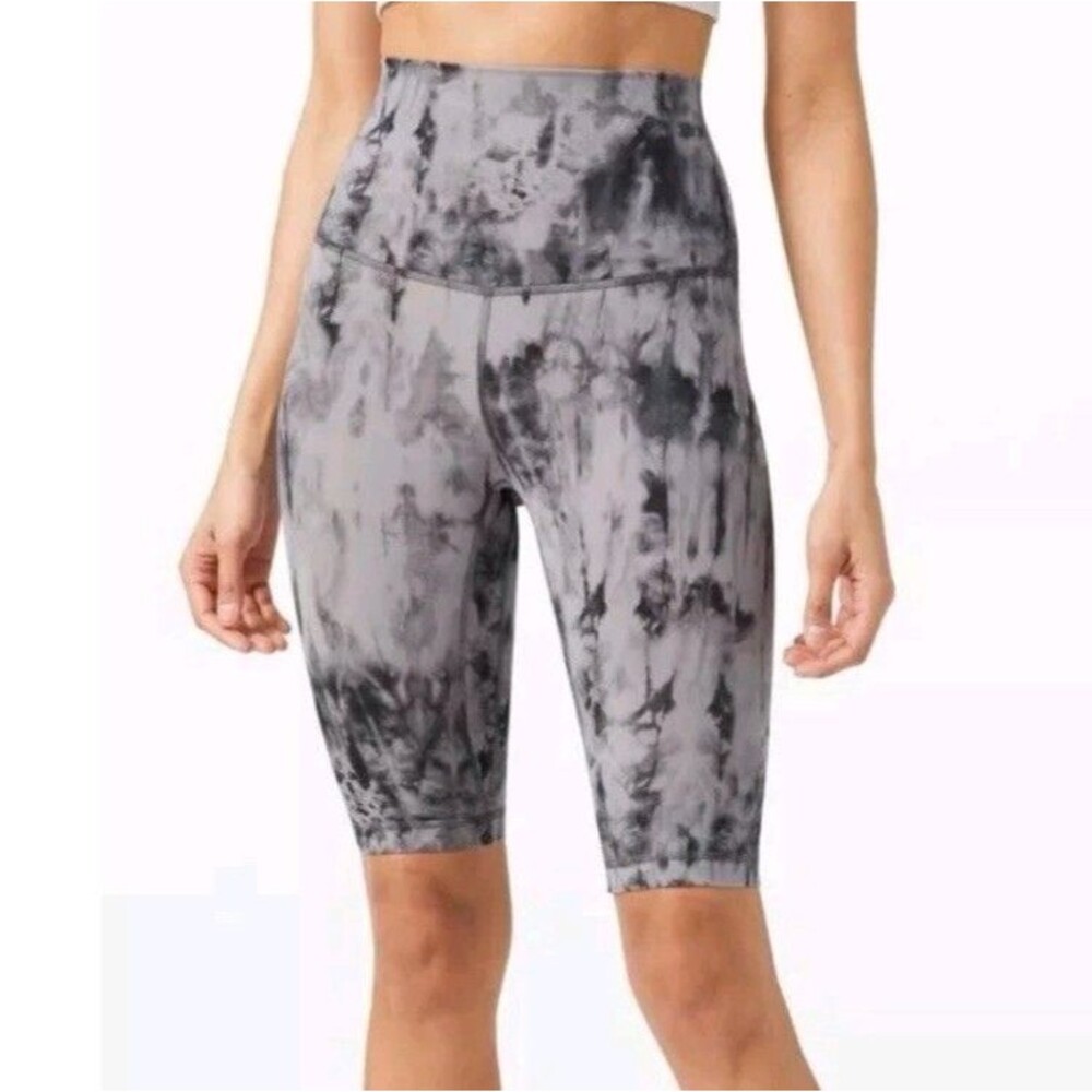 Lululemon Size 4 Align Super High Rise Shorts 10" Diamond Dye Pitch Grey Biker